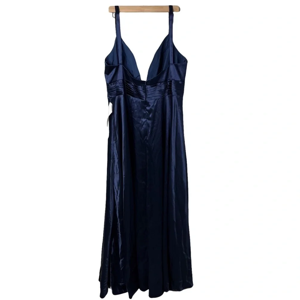 Mac Duggal V Neck Sleeveless Gown Navy Blue Plus Size 20W Leg Slit Pleated Belt - Picture 6 of 11